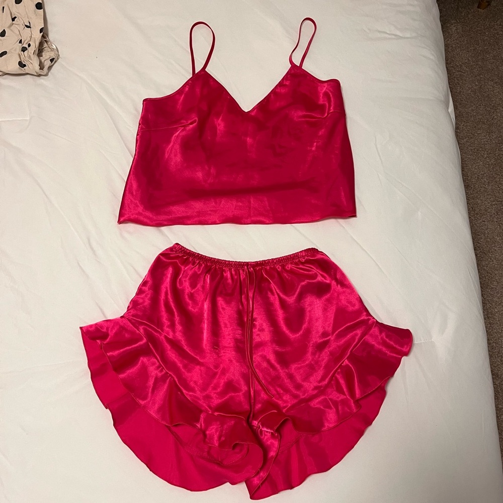Elegant Satin Sleepwear Set in Vibrant Pink